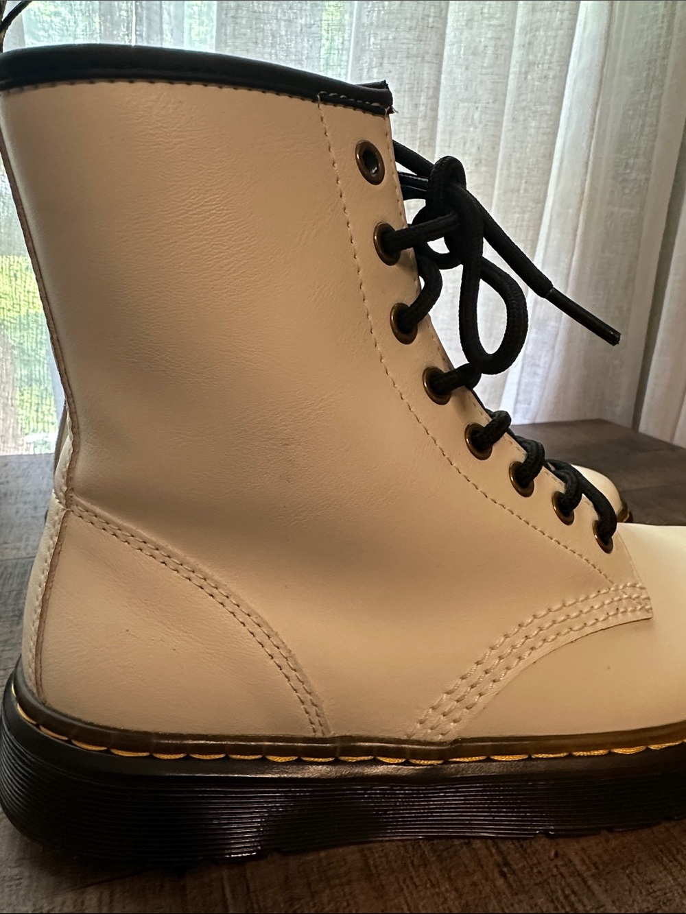 NWOB Dr. Martens White Lace-Up Combat Boots with Black Trim - Picture 6 of 8
